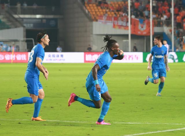 球天下体育APP下载-【足协杯】泰山6比0梅州晋级 三镇0比2南通无缘8强